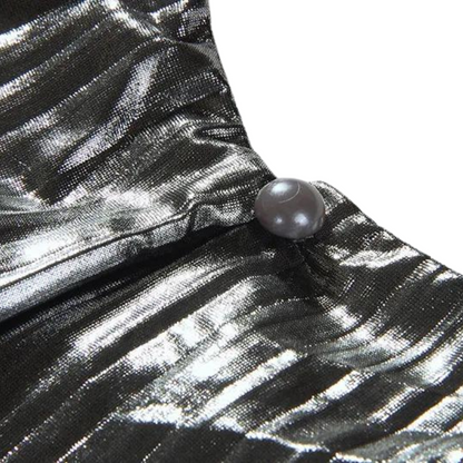 Silbernes Kleid mit Gürtel