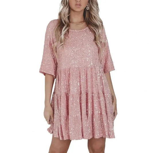Kurzes Paillettenkleid mit Falten