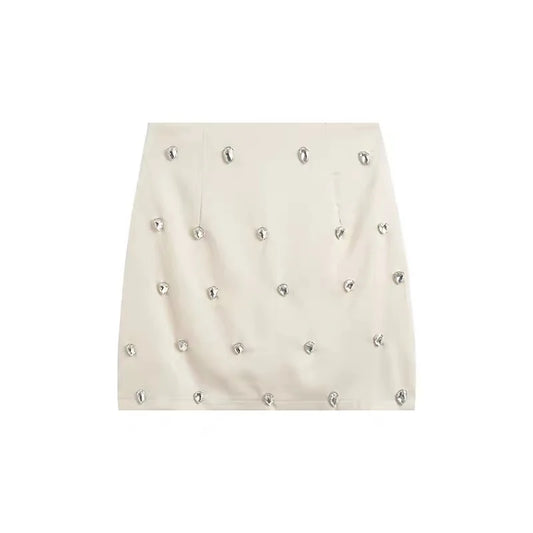 Satinrock mit großen Strasssteinen