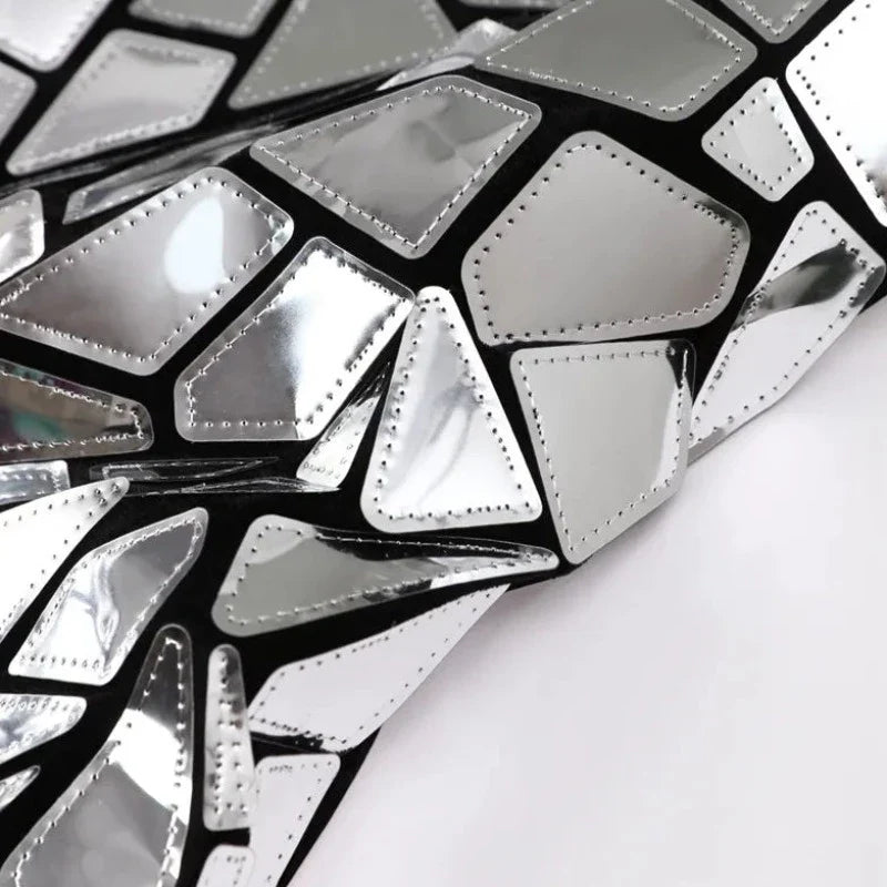 Silberne Mosaik-Kleid