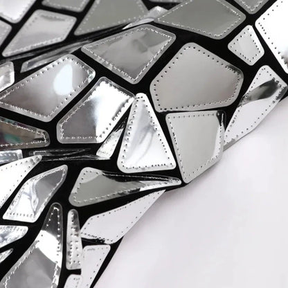 Silberne Mosaik-Kleid