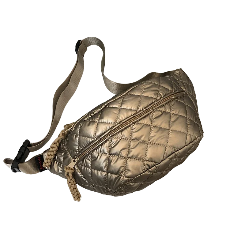 Große silberne Gürteltasche