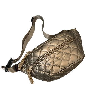 Große silberne Gürteltasche