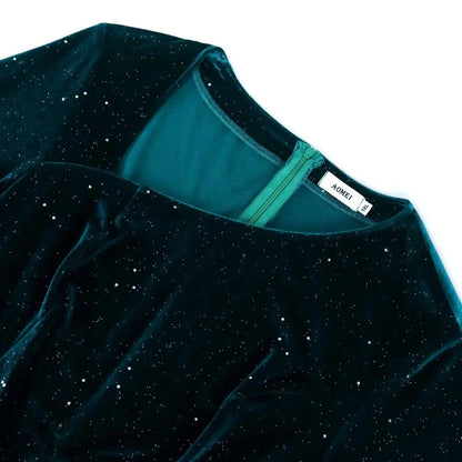 Abendkleid mit Pailletten in Grün aus Samt mit Federärmeln