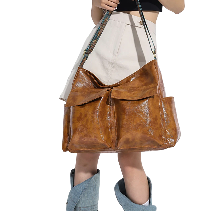 Silberner Sac mit Mehreren Taschen