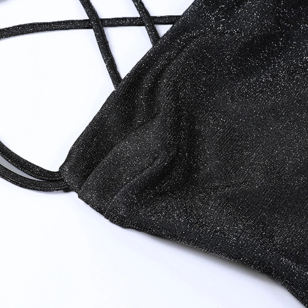 Kleid mit Pailletten und Basisschnitt in Bénitier-Form