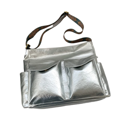 Silberner Sac mit Mehreren Taschen