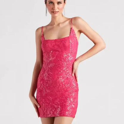 Abendkleid mit Pailletten und Trägern