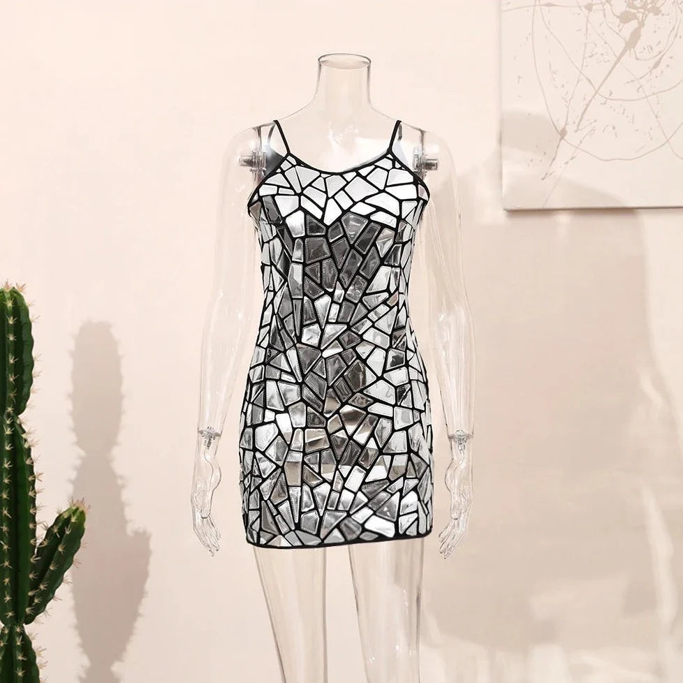 Silberne Mosaik-Kleid