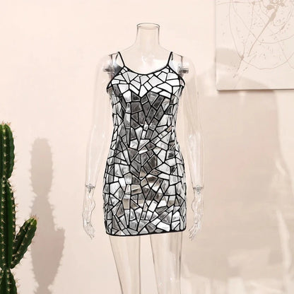 Silberne Mosaik-Kleid