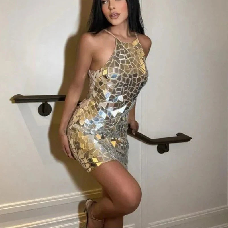 Silberne Mosaik-Kleid