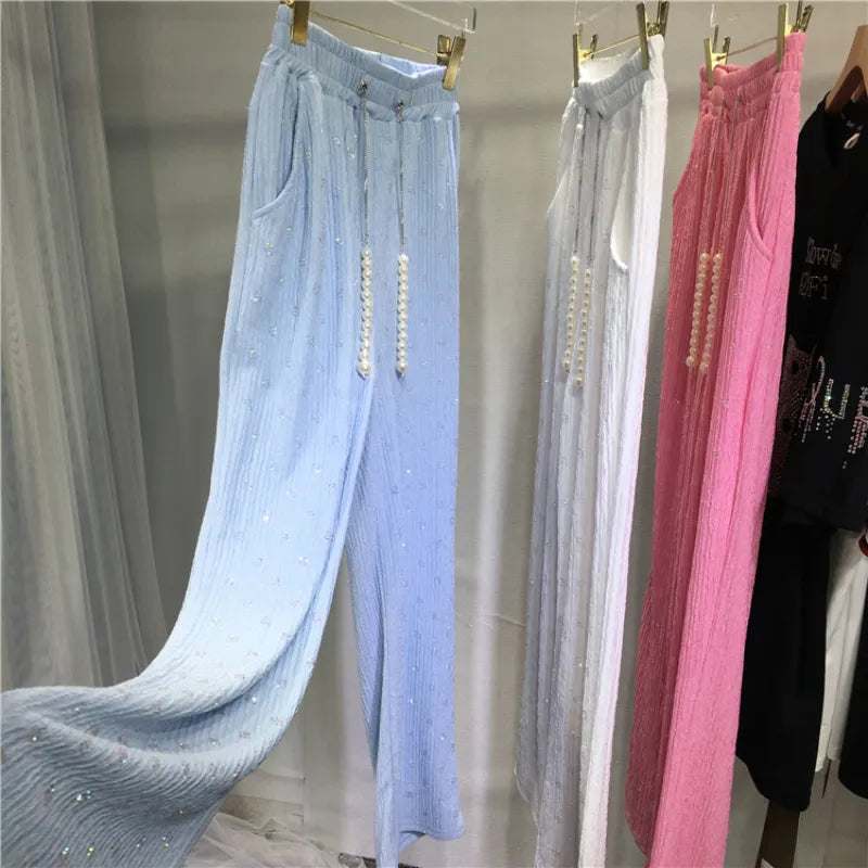 Plissee-Hose mit Pailletten und Strass