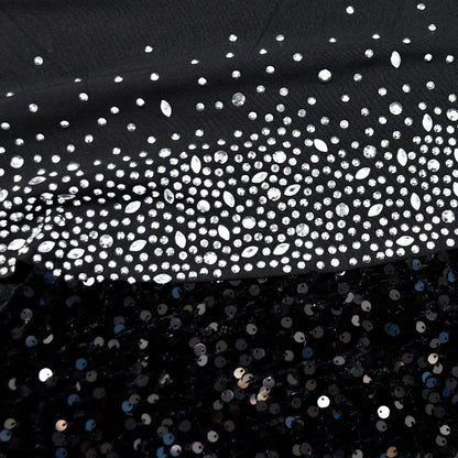 Lange Abendrobe mit Strass und Pailletten, mit Schlitz