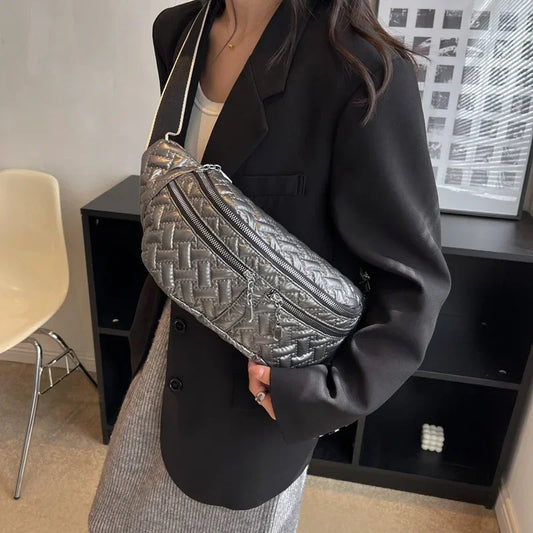 Große silberne Gürteltasche