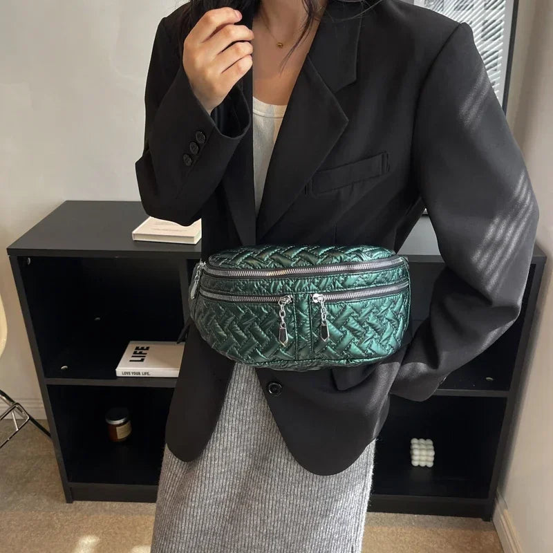 Große silberne Gürteltasche