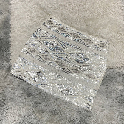 Kurzer Paillettenrock mit geometrischem Design