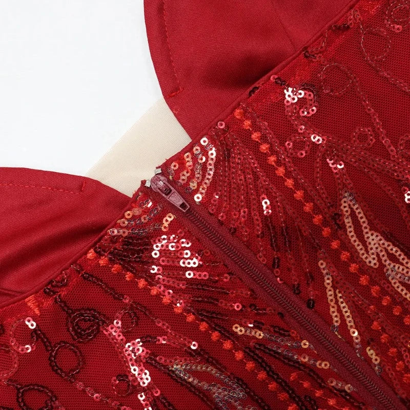 Abendkleid aus Pailletten und Strass