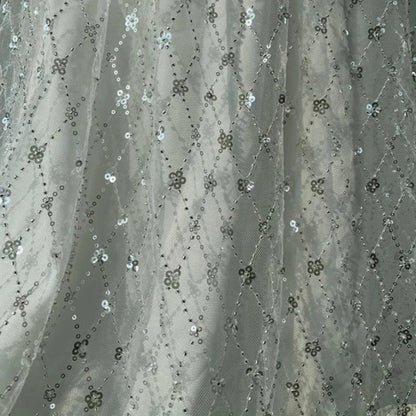 Weißer Rock mit Quaderpailletten