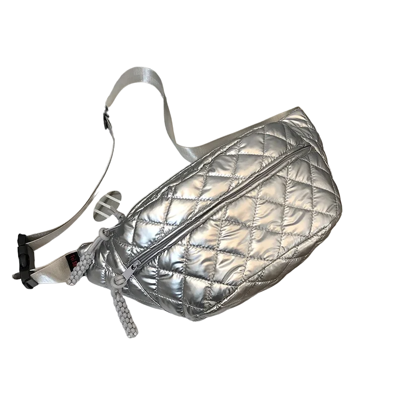 Große silberne Gürteltasche