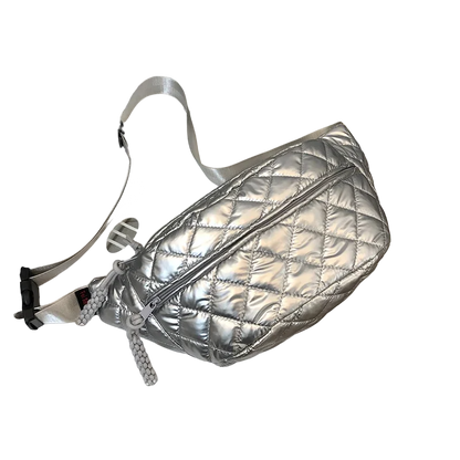 Große silberne Gürteltasche