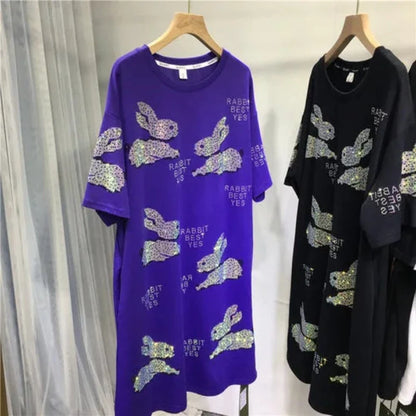 langes Strass-Shirt-Kleid mit Häschen-Design