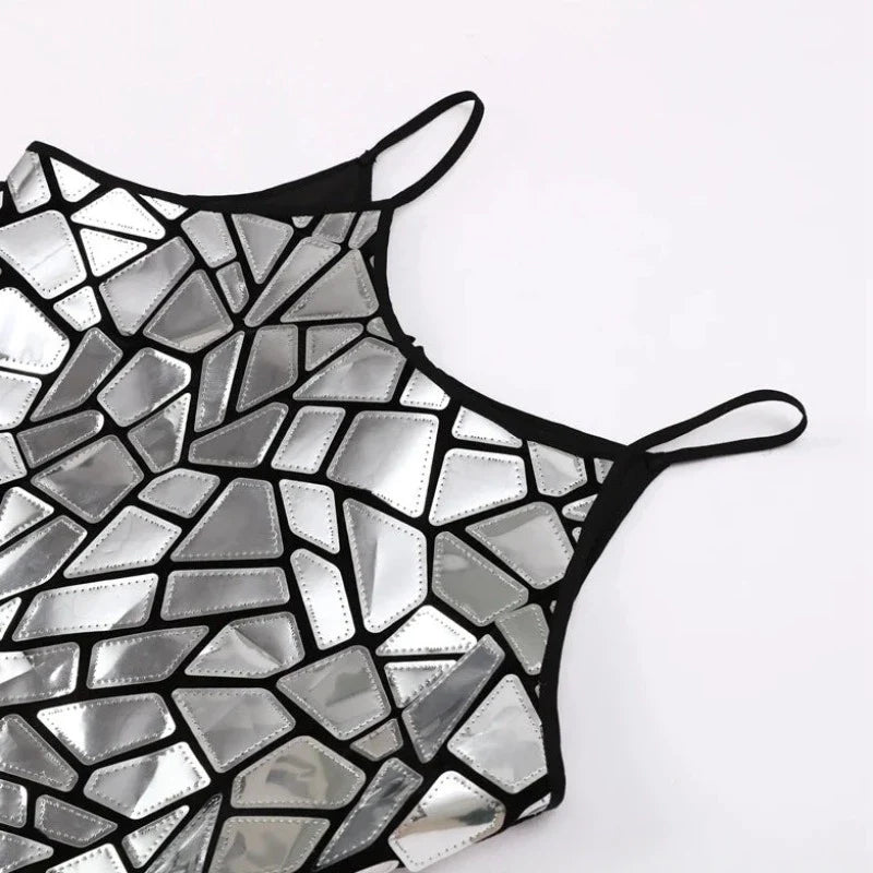 Silberne Mosaik-Kleid