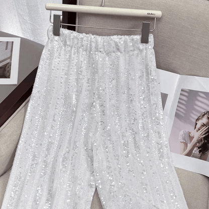 Damenshorts mit Pailletten und Streifen