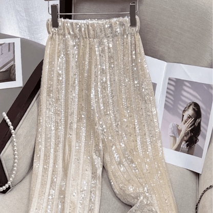 Damenshorts mit Pailletten und Streifen