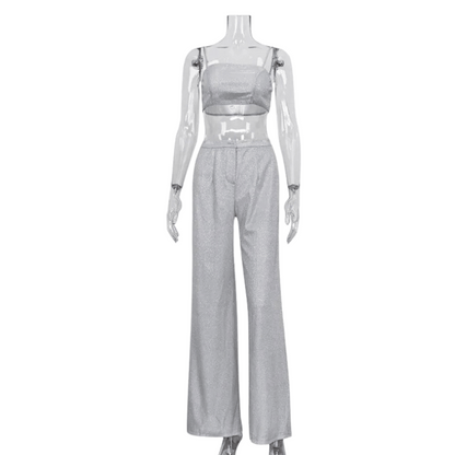 Haut und Hose mit silbernen Pailletten